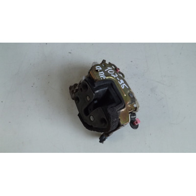  Замок двери передней правой к  Nissan  Sunny,  1993