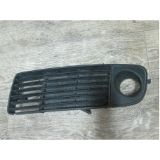  Рамка фары противотуманной левой к  Audi  A6,  1998