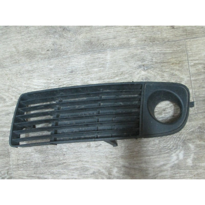  Рамка фары противотуманной левой к  Audi  A6,  1998