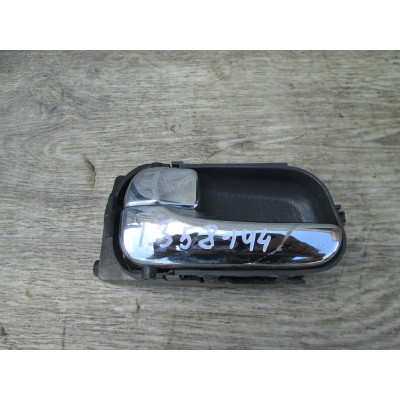  Ручка внутренняя задняя левая к  Nissan  Primera,  1999