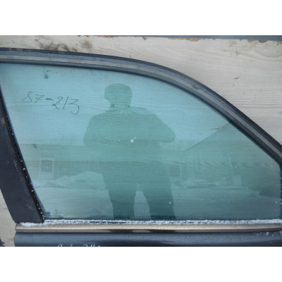  Стекло двери передней правой к  Mercedes  E W210,  2001