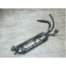  Топливная рампа к  Mazda  323,  1999