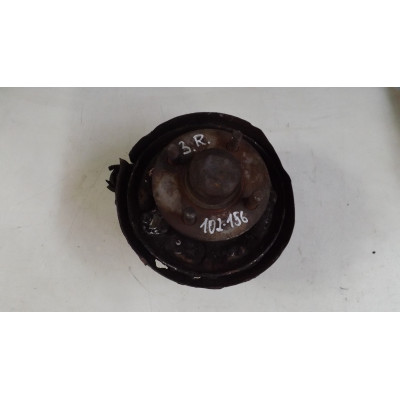  Кулак задний правый к  Nissan  Sunny,  1993