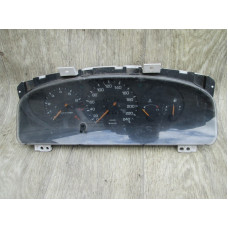  Щиток приборов (приборная панель) к  Mazda  626,  1992