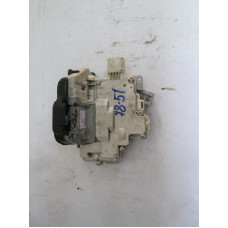  Замок двери передней правой к  Audi  A4,  2001