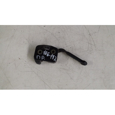  Замок спинки сиденья к  Ford  Escort,  1998