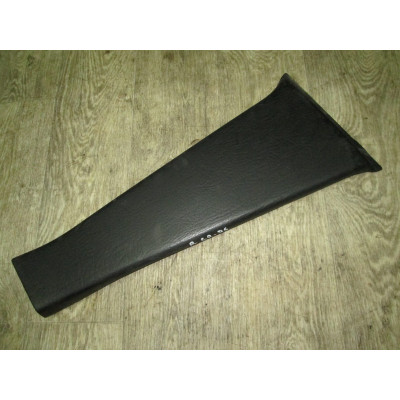  Обшивка стойки центральной правой к  Audi  100,  1989