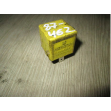  Реле (прочие) к  Mercedes  E W210,  2001