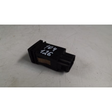  Кнопка стеклоподъемника к  Volkswagen  Golf,  1994