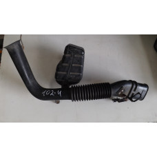  Патрубок воздушного фильтра к  Nissan  Sunny,  1993