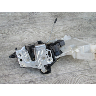  Замок двери передней правой к  Audi  A6,  2000