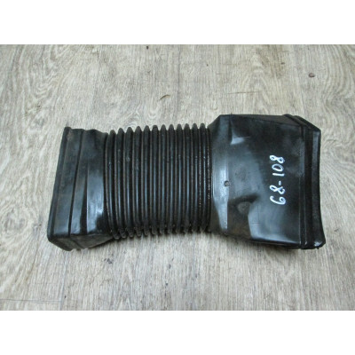  Патрубок отопителя (печки) к  Audi  100,  1989