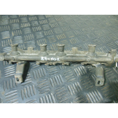  Топливная рампа к  Renault  Laguna,  1998