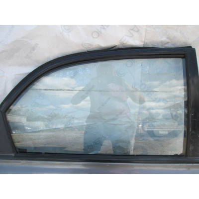  Стекло двери задней правой к  Mazda  626,  1996