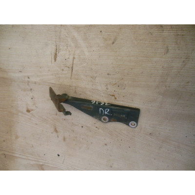  Петля капота правая к  Nissan  Primera,  1998