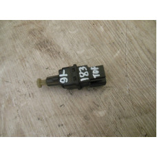  Датчик педали тормоза (лягушка) к  Nissan  Primera,  1998