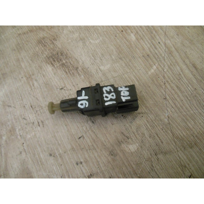  Датчик педали тормоза (лягушка) к  Nissan  Primera,  1998