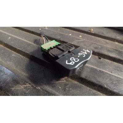  Кнопка центрального замка к  Renault  Megane,  1998