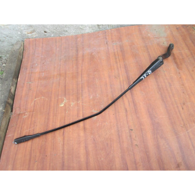  Щеткодержатель (поводок стеклоочистителя, дворник) к  Opel  Corsa,  2009