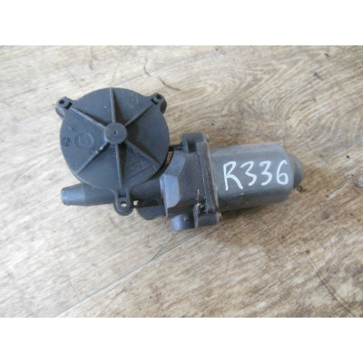 Моторчик стеклоподъемника передний правый к  Nissan  Primera,  2004