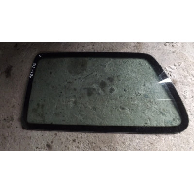  Стекло кузовное боковое левое к  Volkswagen  Golf,  1994