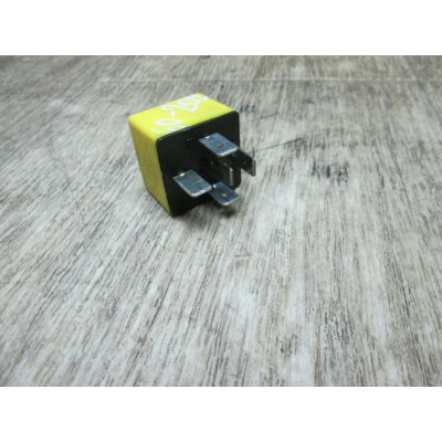 Реле бензонасоса к  Renault  Scenic,  1999