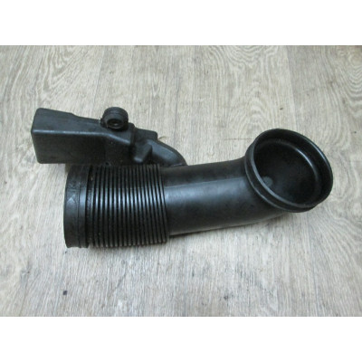  Патрубок воздушного фильтра к  BMW  7 E38,  1999