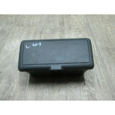  Подстаканник к  Mitsubishi  Space Wagon,  1996