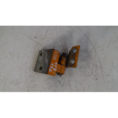  Петля двери передней правой к  Peugeot  Partner,  1998