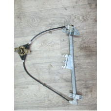  Стекло двери передней левой к  Volvo  440,  1995