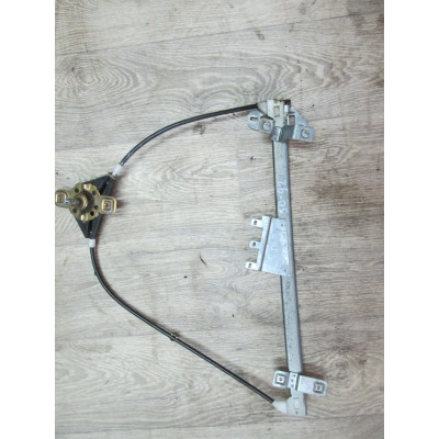  Стекло двери передней левой к  Volvo  440,  1995