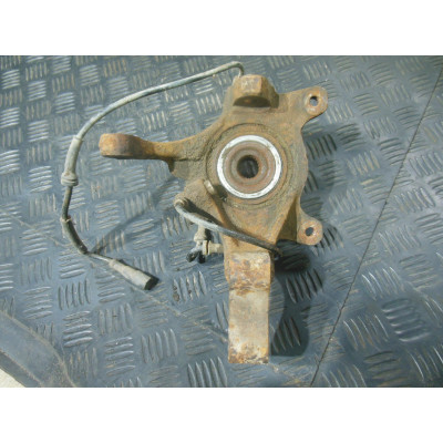  Кулак поворотный правый к  Renault  Laguna,  1998