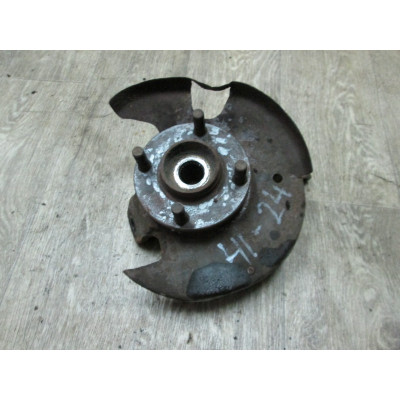  Кулак поворотный правый к  Nissan  Sunny,  1993