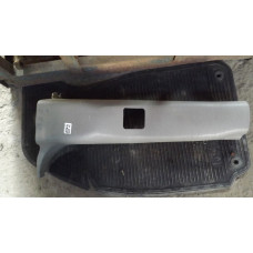  Обшивка стойки центральной левой к  Dodge  Grand Caravan,  2002