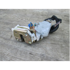  Замок двери задней правой к  Nissan  Primera,  1999