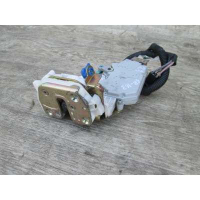  Замок двери задней правой к  Nissan  Primera,  1999