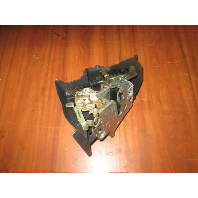  Замок двери задней левой к  Mercedes  C W202,  1998