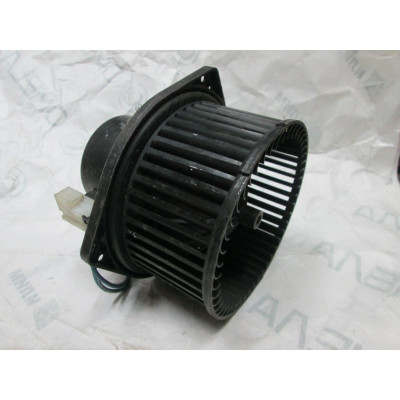  Моторчик печки к  Mazda  626,  2000