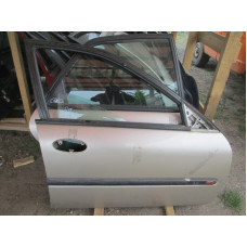  Дверь передняя правая к  Renault  Laguna,  1997