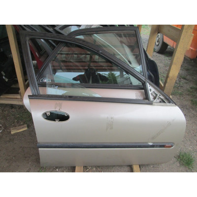 Дверь передняя правая к  Renault  Laguna,  1997