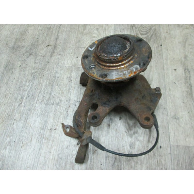  Кулак поворотный левый к  BMW  7 E38,  1999