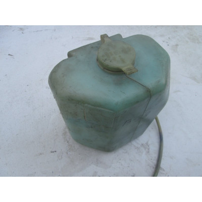  Бачок омывателя к  Audi  100,  1985