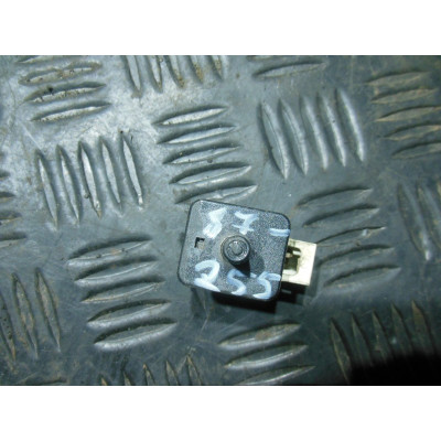  Выключатель концевой (концевик) к  Mercedes  E W210,  2001