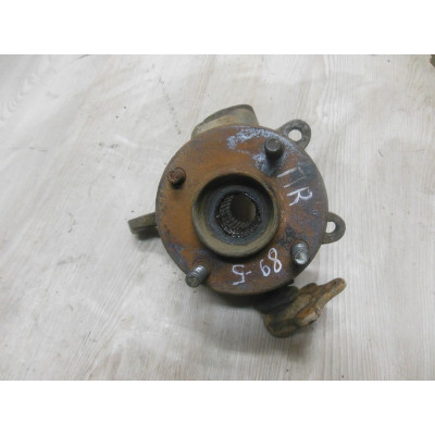  Кулак поворотный правый к  Ford  Mondeo,  1995