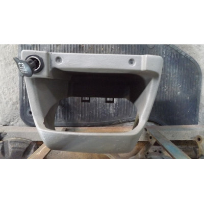  Накладка декоративная центральной консоли к  Dodge  Grand Caravan,  2002