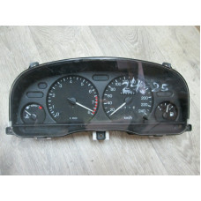  Щиток приборов (приборная панель) к  Ford  Mondeo,  2000