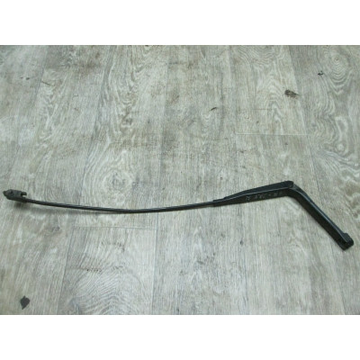  Щеткодержатель (поводок стеклоочистителя, дворник) к  Opel  Omega,  1998