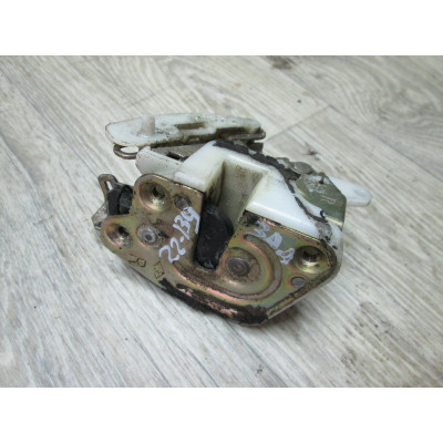  Замок двери задней правой к  Mitsubishi  Lancer,  1994