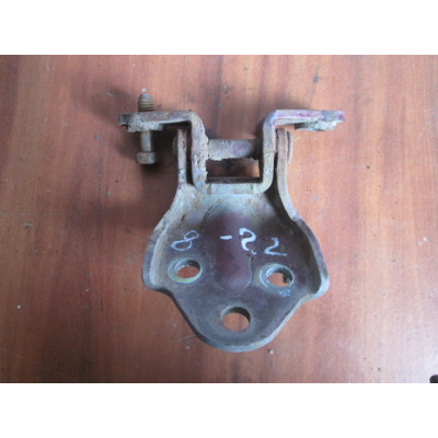  Петля двери к  Mitsubishi  Galant,  1995