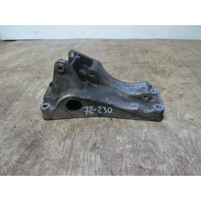  Кронштейн генератора к  Volkswagen  Golf,  1995